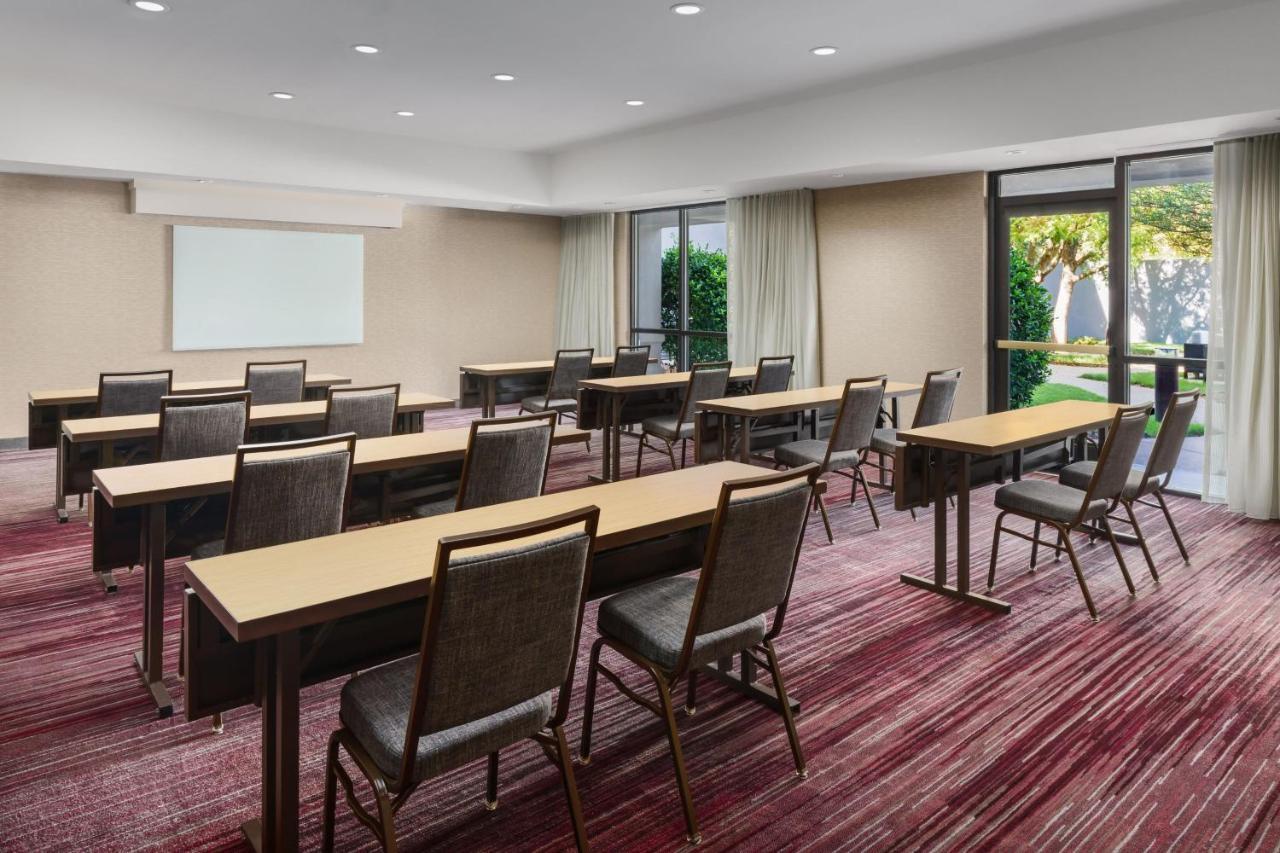 Courtyard By Marriott Dallas Льюисвилл Экстерьер фото
