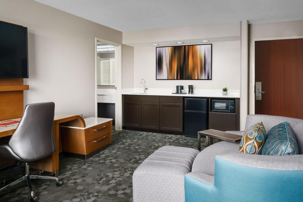 Courtyard By Marriott Dallas Льюисвилл Экстерьер фото