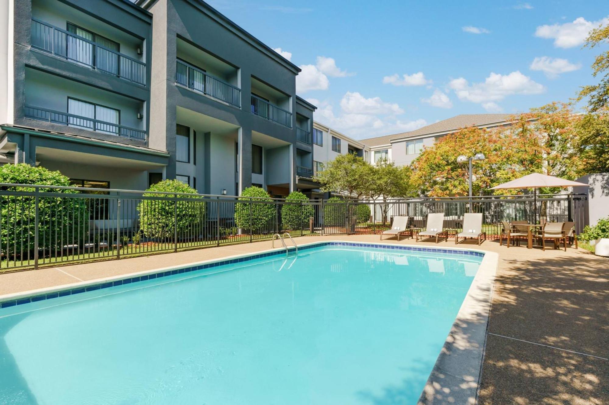 Courtyard By Marriott Dallas Льюисвилл Экстерьер фото